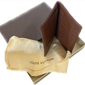Louis Vuitton Brazza Wallet with dust cover AND box